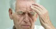 هل مرض الزهايمر وراثي؟ أستاذ طب نفسي يوضح في فيديو