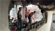 القصف الإسرائيلي يواصل استهداف دير البلح والمغازي وخان يونس وتدمير البنية التحتية بغزة