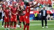 جون مانزامبي يدخل تاريخ المونديال كأصغر لاعب يسجل هدفين كبديل