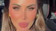 مي سليم تتألق بإطلالة كاجوال داخل سيارتها في أحدث ظهور على إنستجرام