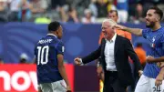 مبابي يعادل رقم جيرو وفاران في المونديال وديشامب يساوي أسطورة البرازيل