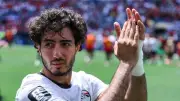 محمد هاني نجم مباراة مصر وبلجيكا.. الإعلام العالمي يشيد بأدائه الدفاعي