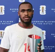 المغربي عيسى ديوب أفضل لاعب في مباراة هولندا بالمونديال