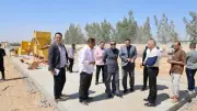 محافظ الوادي الجديد تتابع تطوير مصنع تدوير المخلفات الزراعية بالخارجة