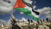 الخارجية الفلسطينية تدين هجمات المستوطنين وتطالب بتصنيفها إرهاباً منظماً