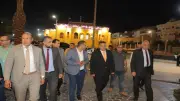 محافظ القليوبية يشارك المواطنين مشاهدة مباراة مصر وبلجيكا في المونديال