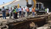 إحلال وتجديد 100 متر من خط مياه مشتهر بالقليوبية للقضاء على الأعطال