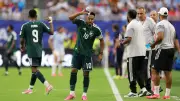 إعلامي سعودي يدافع عن سالم الدوسري: الوحيد القادر على صناعة الفارق