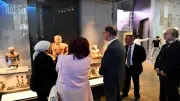 رئيس وزراء صربيا يزور المتحف المصري الكبير ويشيد بثرائه الأثري