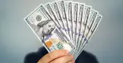 تراجع ملحوظ في سعر الدولار اليوم في البنوك المصرية