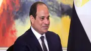 السيسي يهنئ العشرة الأوائل من أئمة الأوقاف في دورة تدريبية بالعسكرية