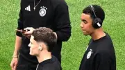 شريط لاصق على أذن موسيالا يثير حرب الإعلانات في كأس العالم