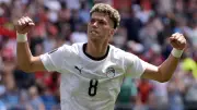 ثيو والكوت يشيد بإمام عاشور: لاعب مميز يعرف كيف يخلق المساحات وينهي الهجمات