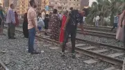 مصرع شخصين صدمهما قطار أثناء عبور شريط السكة الحديد في القليوبية