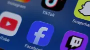 حظر وسائل التواصل الاجتماعي في بريطانيا يهدد بخسائر إعلانية بـ1.3 مليار جنيه