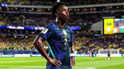 فينيسيوس جونيور يتخطى رونالدينيو وكاكا بهدفيه في مونديال 2026