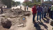 وائل جمعة يتفقد أعمال حفر الصرف الصحي بطريق طوخ شبين القناطر