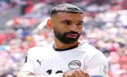 من يتصدر قائمة هدافي العرب في تاريخ كأس العالم؟ إنفوجراف