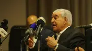زاهي حواس يكشف تفاصيل تهريب بردية آني بالمتحف البريطاني عبر وجبة كباب