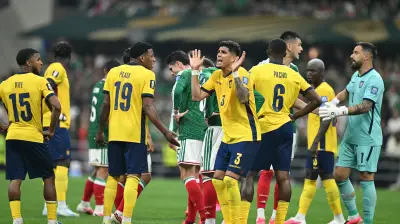 لاعب إكوادوري يتلقى بطاقة حمراء بسبب 