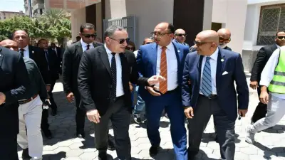 وزير التعليم العالي ورئيس جامعة العاصمة يتابعان إنشاء مستشفى تعليمي بحلوان