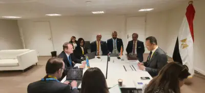 وزير الاتصالات يبحث إنشاء مراكز بحثية بالذكاء الاصطناعي على هامش قمة مجتمع المعلومات