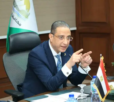 محافظة الجيزة تتعامل فوراً مع شجرة مائلة بالعجوزة وتزيل إشغالات بالهرم