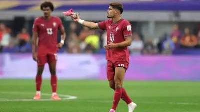 تمزق حذاء نجم البرتغال بيدرو نيتو بعد تدخل عنيف من كوكوريلا