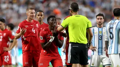 تحليل تحكيمي: هل استحق إيمبولو الطرد أمام الأرجنتين؟ فيفا يوضح القاعدة الجديدة
