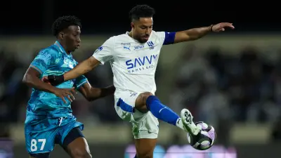 شبح الجراحة يهدد سالم الدوسري وتمبكتي في الهلال السعودي