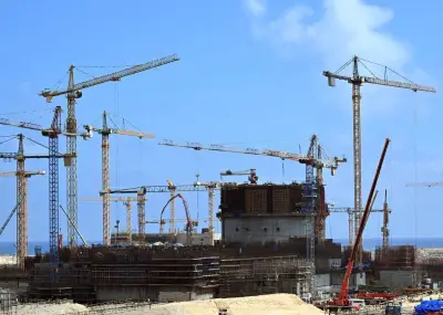 شاهد رحلة تركيب وعاء الضغط للمفاعل بالوحدة الثانية بالضبعة فيديو