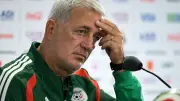 الجزائر تدرس إقالة بيتكوفيتش بعد الخروج من كأس العالم واتصالات مع شيل