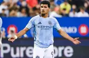 مهاجم جزائري في الدوري الكرواتي يدخل حسابات الأهلي بطلب من عمرو