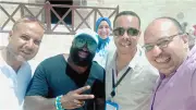 الشرطي الأمريكي إريك هدسون يزور قلعة قايتباي بالإسكندرية بعد شهرته في كأس العالم 2026