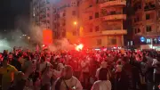 عروسان ومعازيم يتركون حفل الزفاف لمشاهدة مباراة مصر وأستراليا