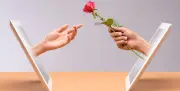 هل يمكن إتمام عقد الزواج عبر الإنترنت؟ جواز أونلاين يجيب