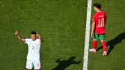 أسطورة هولندا ينصف مبابي بعد موقعة المغرب ويوجه سهامه إلى فينيسيوس