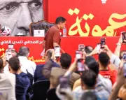 الحسين عموتة يقود مفاوضات الأهلي لضم سفيان بن جديد