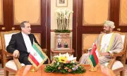 وزير الخارجية الإيراني ونظيره العماني يبحثان المرور الآمن عبر مضيق هرمز