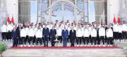 الرئيس السيسي يستقبل لاعبي المنتخب الوطني في العلمين فيديو