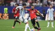 إعلامي سعودي يبرئ حكم مصر والأرجنتين: خطأ واحد فقط في المباراة