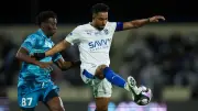 شبح الجراحة يهدد سالم الدوسري وتمبكتي في الهلال السعودي