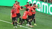 تريزيجيه يصل للمباراة 100 مع مصر في لحظة خروج مؤلم من كأس العالم