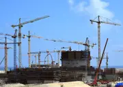 شاهد رحلة تركيب وعاء الضغط للمفاعل بالوحدة الثانية بالضبعة فيديو
