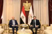 وزير الشباب ومحافظ القاهرة يشاركان في مؤازرة المنتخب أمام الأرجنتين بالمونديال